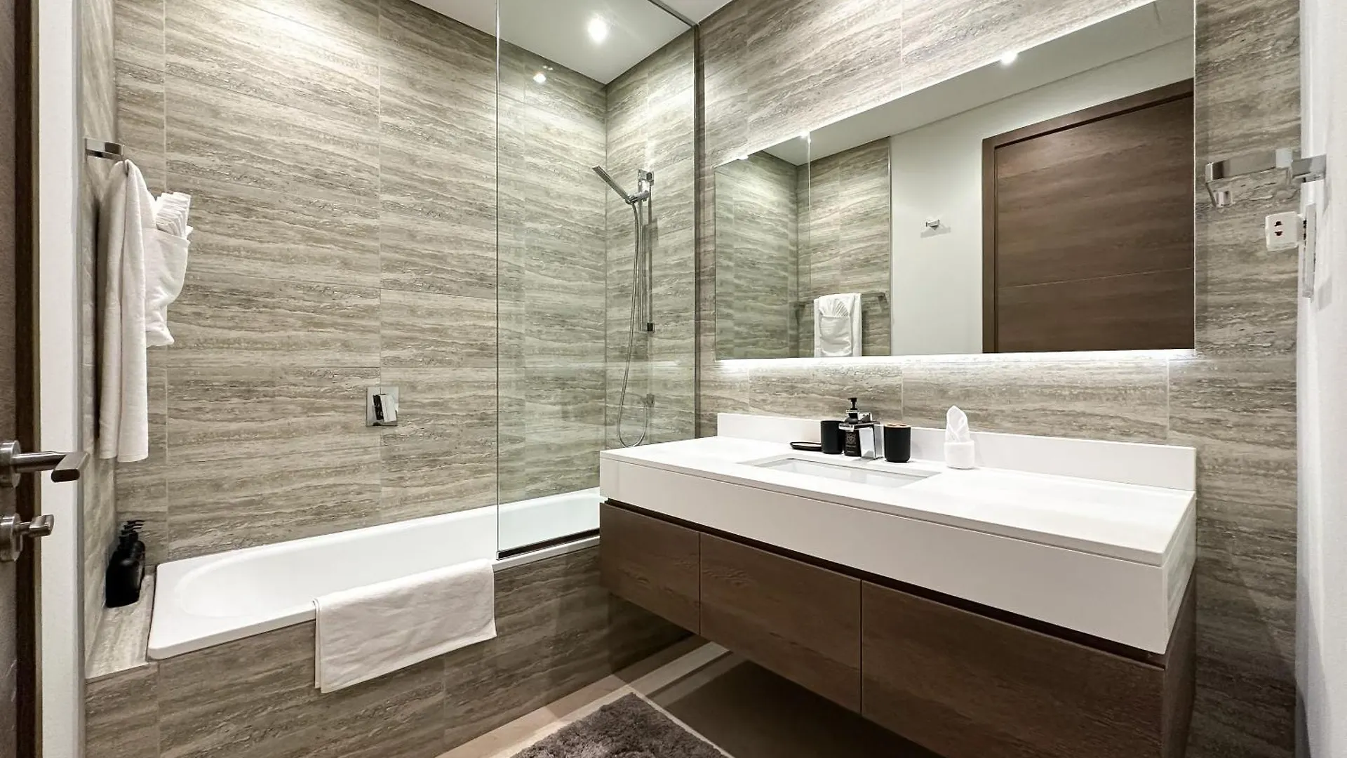Apartment Trophy-Luxurious Living W Serene Sea Blends View Dubai