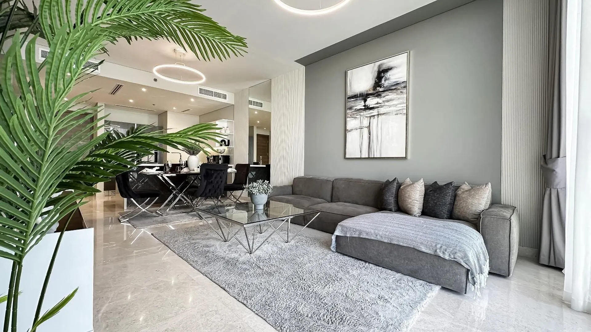 Trophy-Luxurious Living W Serene Sea Blends View Dubai United Arab Emirates